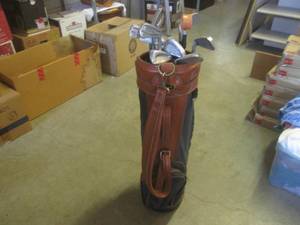 lot 44 image: (BSB) Vintage Arnold Palmer Golf Ba...