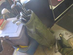 lot 46 image: (CSB) Vintage Golf Bag with Cover a...
