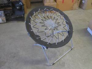 lot 78 image: (FS) 32 Woven Bungee Chair ...
