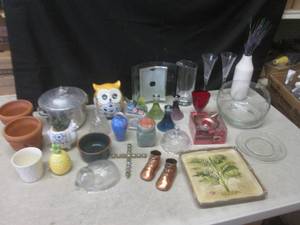 lot 106 image: (EW6) Assorted Decor...