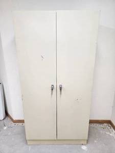 lot 59 image: Metal Garage Storage Cabinet