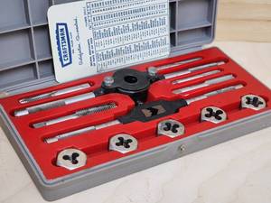 lot 75 image: Craftsman Tap and Die Set