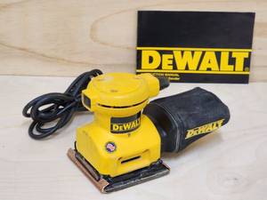 DeWalt Palm Grip Sander Model DW411