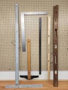 lot 44 image: Assorted Carpenters Levels and Measuring Accessories