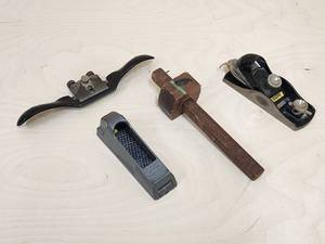 lot 23 image: (4) Assorted Woodworking Tools