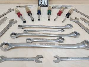 lot 107 image: Assorted Craftsman Tools