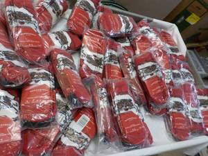 lot 114 image: 32 pair Wondershop Super Soft Crew ...