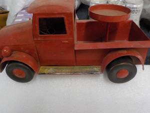lot 139 image: Red Metal Truck Dcor 12 x 6...
