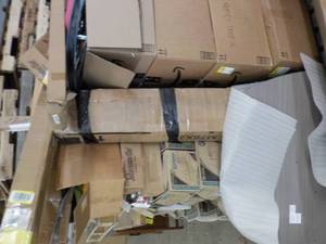 lot 162 image: Pallet of Unclaimed Lots...
