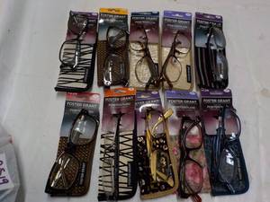 lot 172 image: 10 pair Reading Glasses- various st...