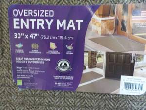 lot 10 image: Oversized Entry Mat 30 x 47...