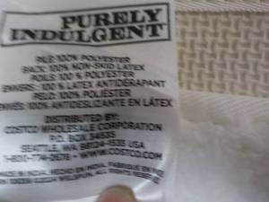 lot 21 image: Purely Indulgent Cotton Bath Mat 24...