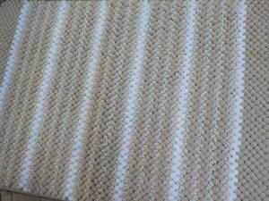 lot 22 image: 24 x 36 Bath Noodle Mat...