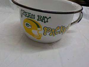 lot 52 image: Green Bay Packers Enamel 10 x 5 x 9...