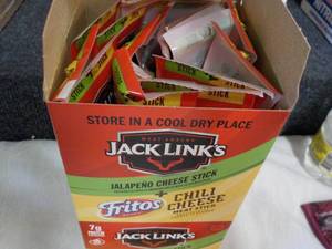 Box of 16 Jack Links Meat Sticks 1....