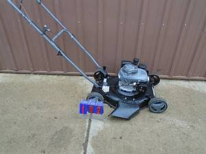 lot 102 image: Pulsar 20 push mower. Looks nearly new. Tested & works. As shown.