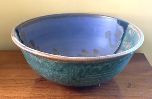 lot 32 image: Beautiful Signed Pottery Bowl