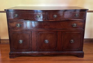 lot 15 image: Vintage Chippendale Style Brickwede Buffet Server  Sideboard