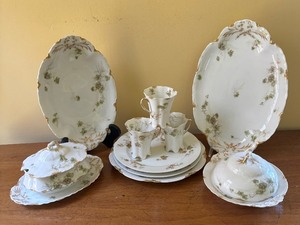 lot 38 image: Vintage Haviland Limoges of France Platters, Gravy Boat, Butter Dish, Plates and More