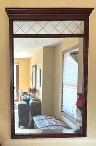 lot 49 image: Vintage Decorative Mahogany Wall Mirror
