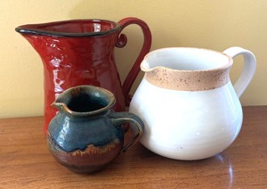 lot 75 image: Red, White and Blue Decorative Pottery and Ceramic Pitchers
