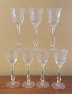 lot 77 image: Seven Vintage Cordial Glasses