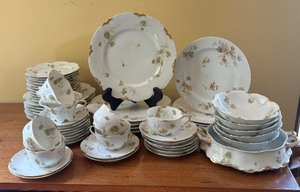 lot 78 image: Vintage Haviland Limoges of France China Grouping