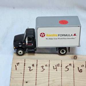 lot 27 image: Texaco Havoline Delivery Truck