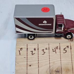 lot 30 image: International Delivery Box Truck