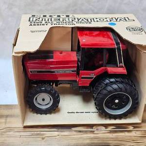 lot 47 image: Ertl International 5488 116 Scale, as new, Old Stock