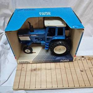 lot 51 image: Ford TW-25, 116, as new in box, old Stock
