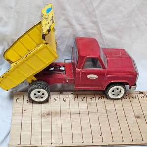 lot 87 image: 1960s Tonka Mighty Dump Truck