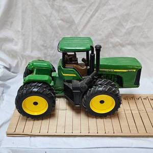 lot 81 image: John Deere 9300 Tractor