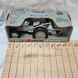 lot 78 image: Ertl 50th Anniversary Ford 9N as New, Old Stock