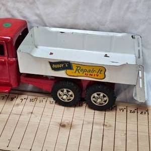 lot 89 image: 1950s Buddy L Repair It Unit Tow Truck