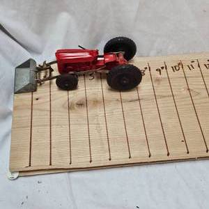 lot 108 image: Classic 1950s Hubley Jr Kiddie Toy Tractor with Loader
