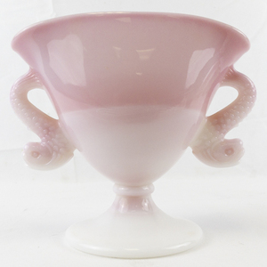 lot 24Q image: 5.5 FENTON Rosalene Dolphin Handle Fan Vase.