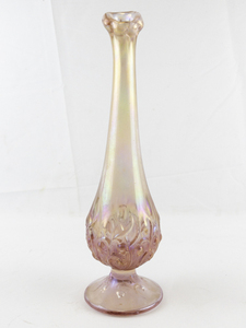 lot 24T image: 10 FENTON Pink Champagne Carnival Bud Vase.