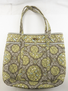 lot 19 image: VERA BRADLEY Brown & Yellow Pattern Sittin In A Tree Large Shoulder Tote Bag.