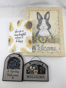 lot 56 image: Group of 5 Springtime Decorative Wall Hangings