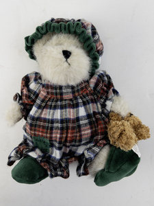 lot 88 image: Vintage 9 Cindy Mcsnoozle wcuddles Boyds Bears Collection. Style #904064.