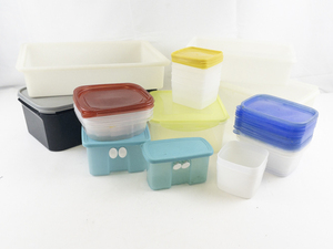 lot 98 image: Large Group Lot of Tupperware