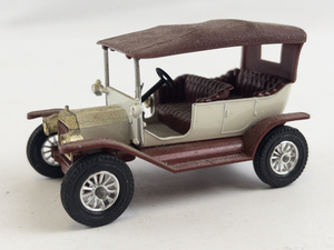 lot 171 image: LESNEY Models of Yesteryear Ford Model T Tan & Red Matchbox.