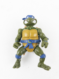 lot 221 image: 1990 Playmates TMNT Action Figure of Leonardo