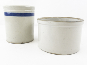 lot 244 image: Vintage Stoneware Blue Band Beater Jar & Vintage Stoneware Crock