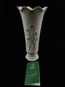 lot 256 image: BELLEEK Pottery Ireland 10 Shamrock Vase.