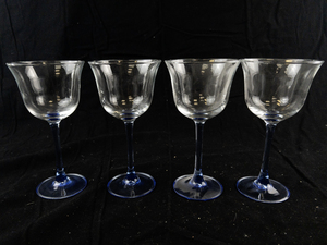 lot 260 image: CRISTA DARQUES-DURAND Americana Light Blue 7 Wine Glasses.