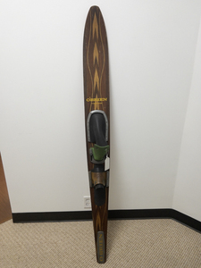 lot 17 image: Vintage OBRIEN Competition 68 Wooden Slalom Water Ski