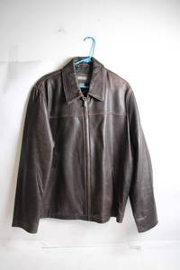 lot 100 image: Kenneth Cole Reaction Brown Leather Jacket Size XL1XG