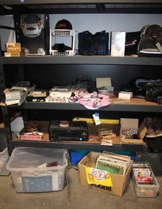 lot 112 image: Assorted Vintage and Modern Collectibles with Media Collection
